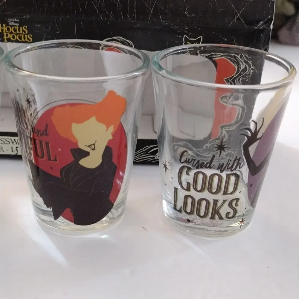 Disney Hocus Pocus‎ Set of 4 Mini 1.5oz Shot Glasses Set NWT